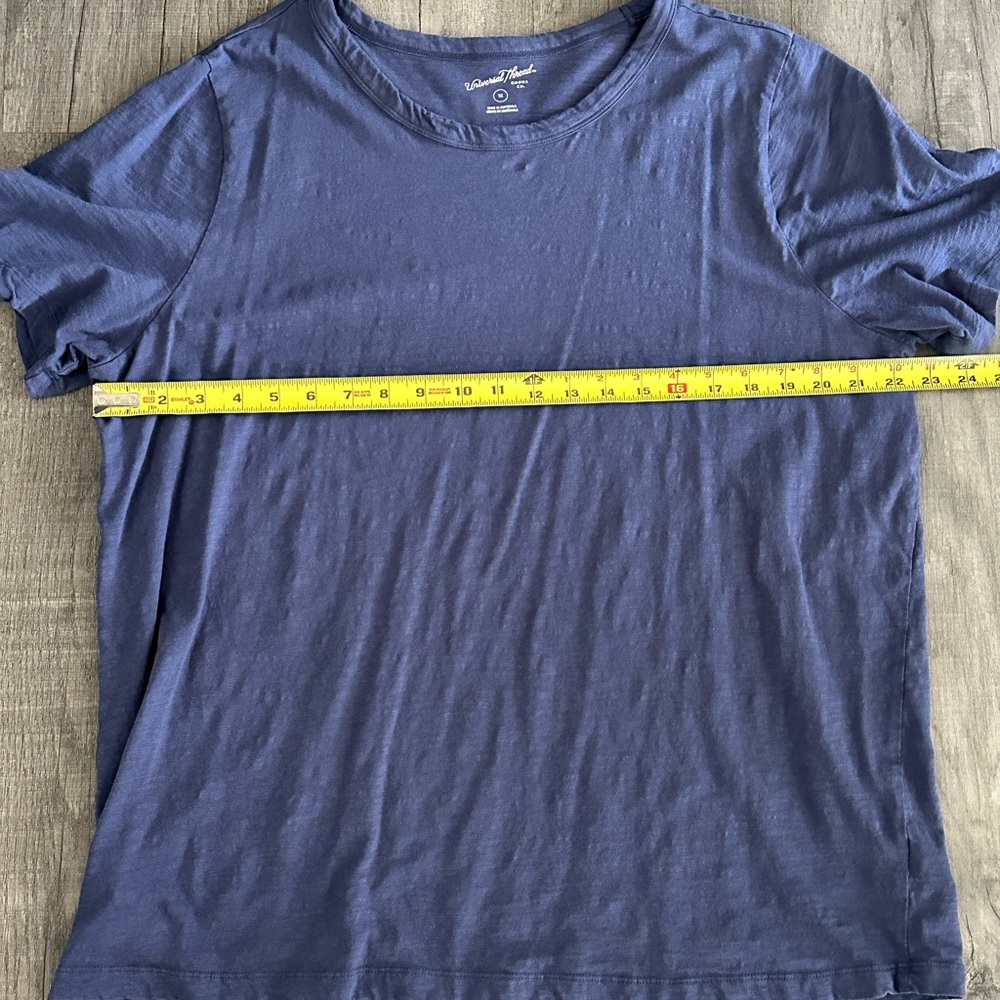 Bundle of 2 universal thread Tshirts size 1X - Picture 6 of 13